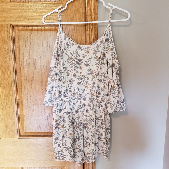 Mudd Romper - Picture 4 of 9